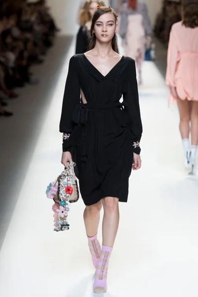 Look 24